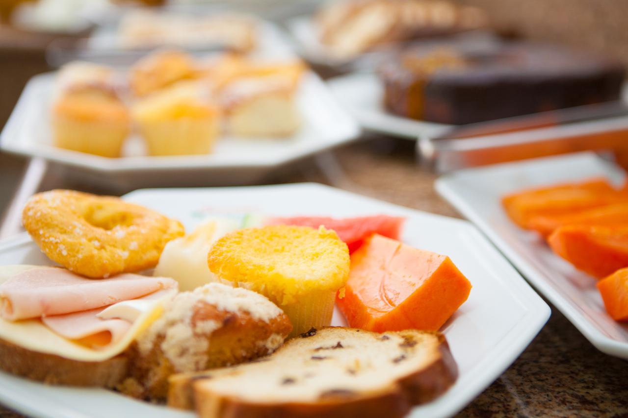 Holambra Garden Hotel المظهر الخارجي الصورة A selection of finger food